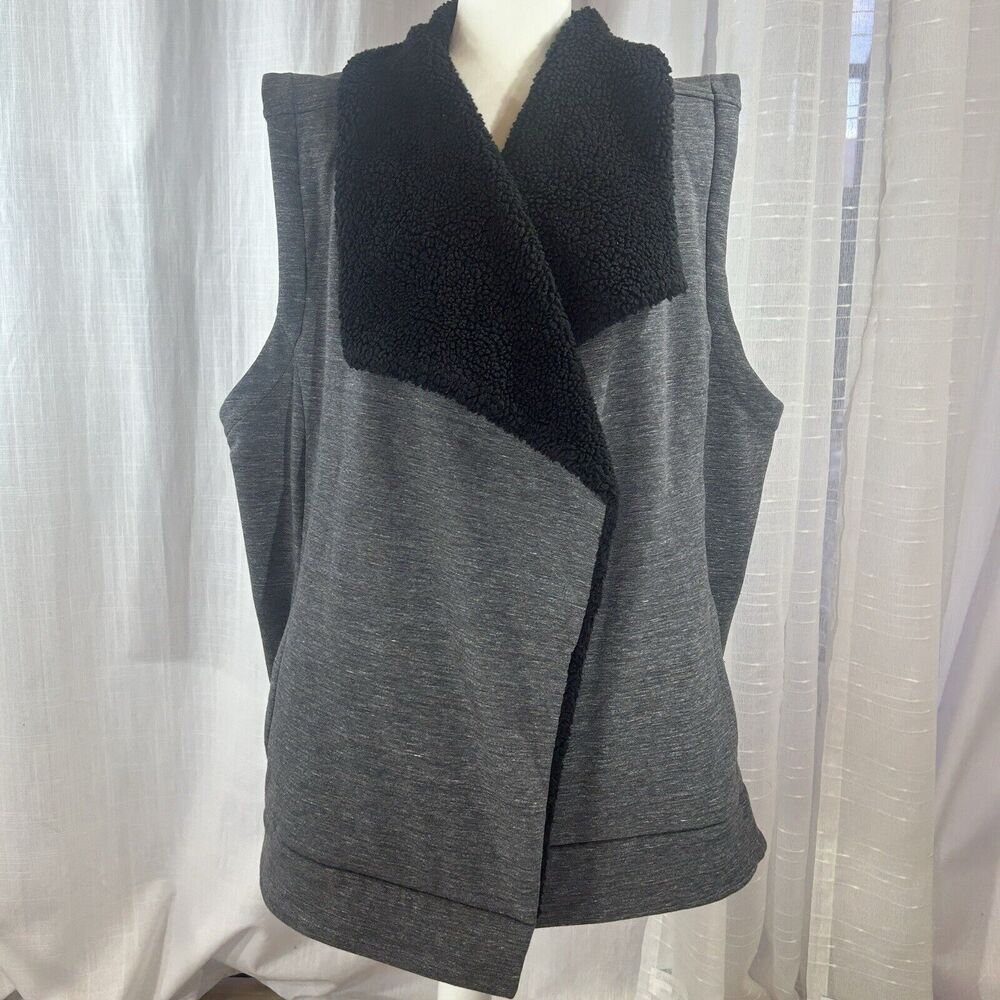 Athleta Apres Anything Sherpa Fleece Vest Womens Size 2X Black Gray Open Front
